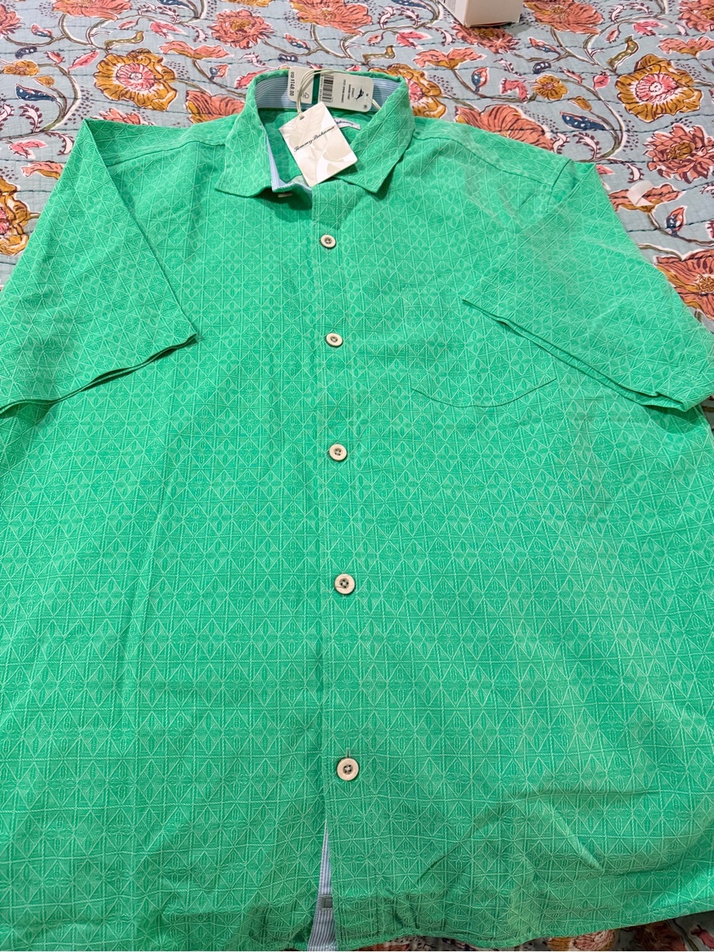 Tommy Bahama Short-Sleeve Button-Down Shirt in Bright Green silk large